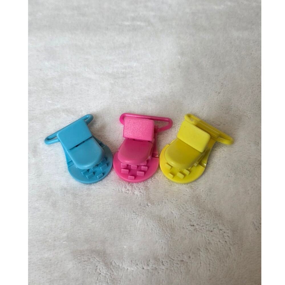 Pacifier Clips Multicolors 20 - Picture 3 of 4